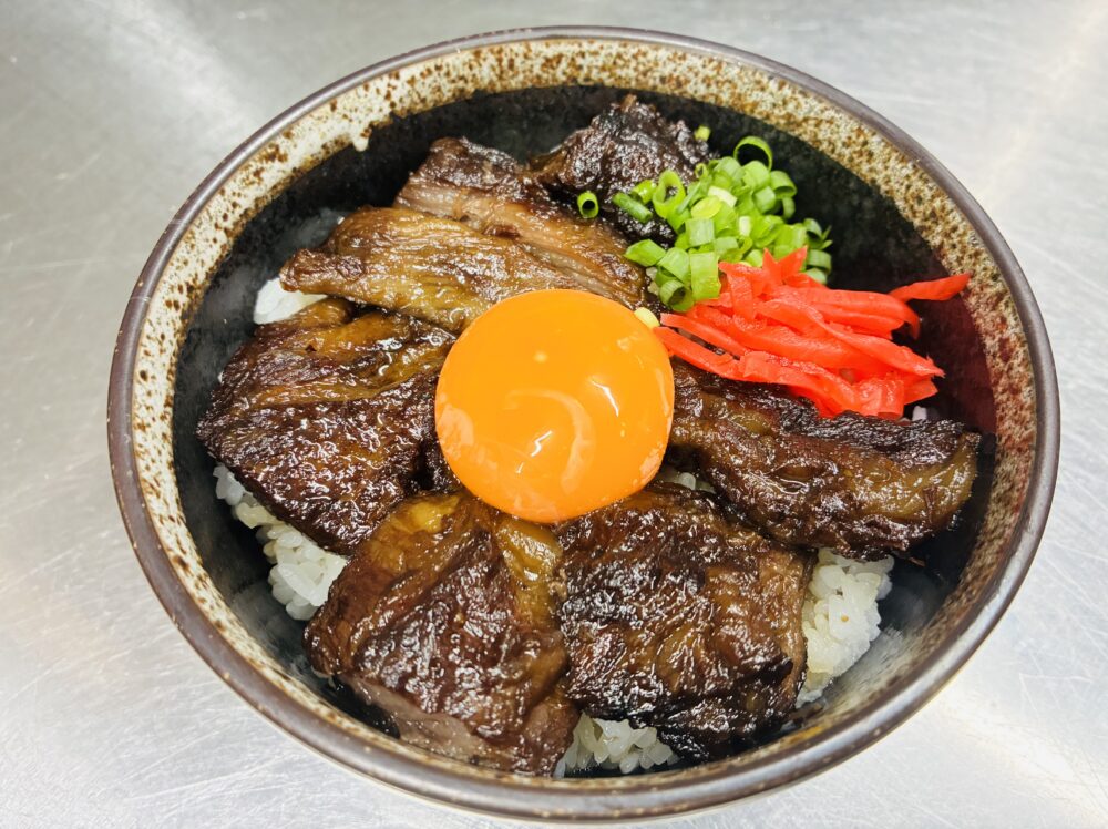 牛すじチャーシュー丼